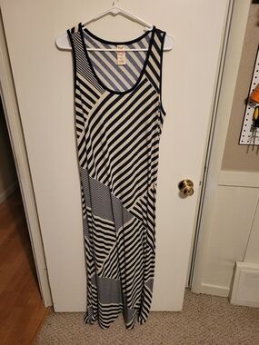Faded Glory Black and White Striped Maxi Dress